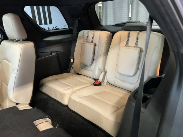 Used 2018 Ford Explorer XLT w/ Equipment Group 202A image 19