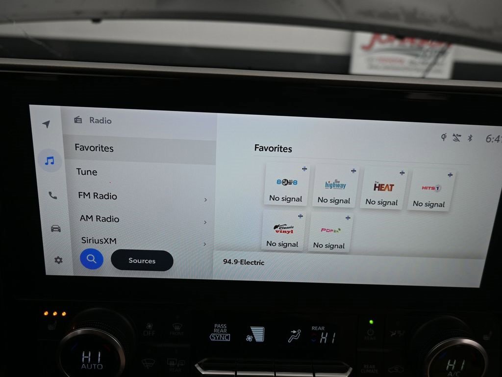 Used 2023 Toyota Highlander XLE image 24