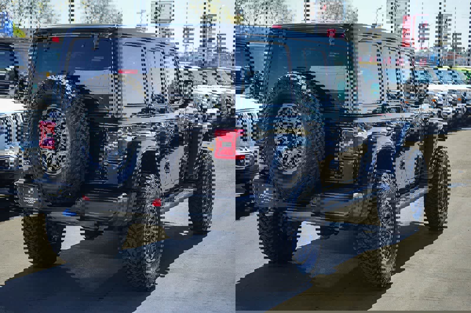 Used 2022 Jeep Wrangler Unlimited Sahara w/ Cold Weather Group image 4