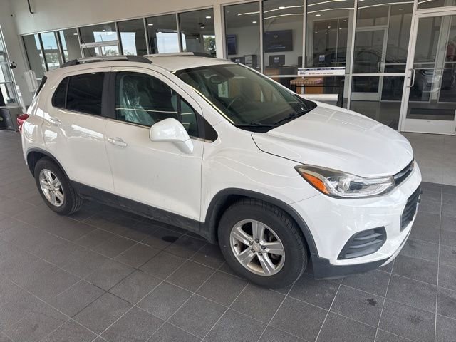 Used 2017 Chevrolet Trax LT FWD image 2