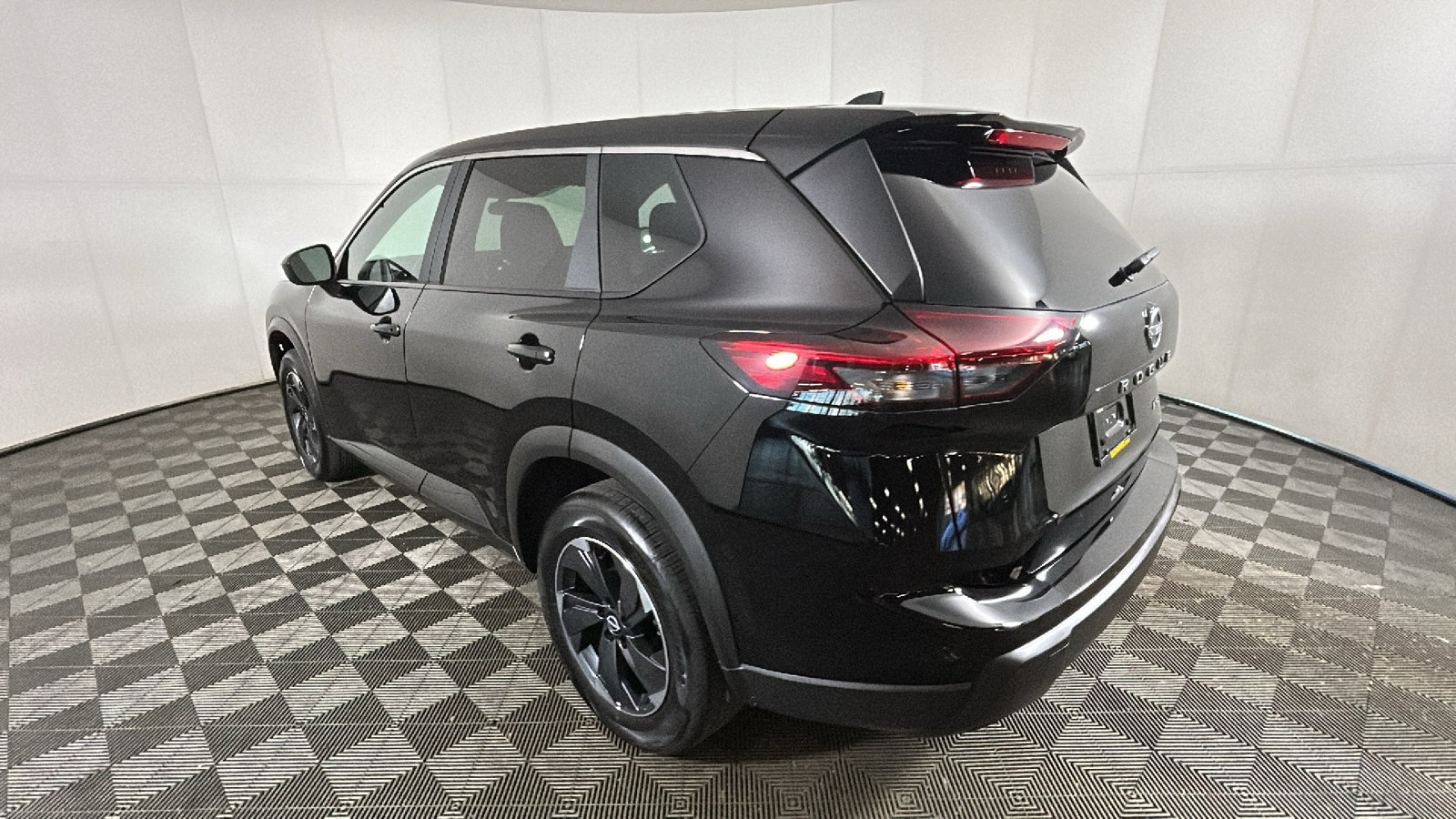 Used 2026 Nissan Rogue SV AWD/4WD image 5
