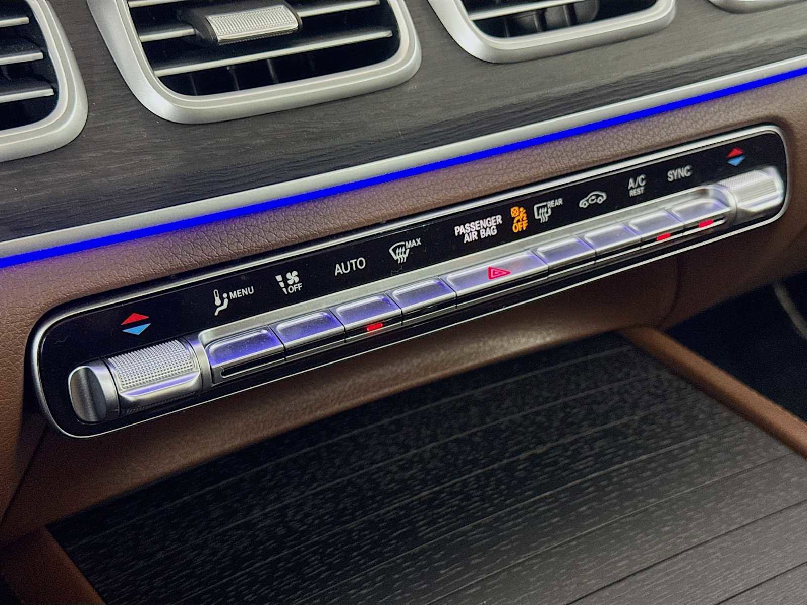 Used 2024 Mercedes-Benz GLS 450 4MATIC image 18