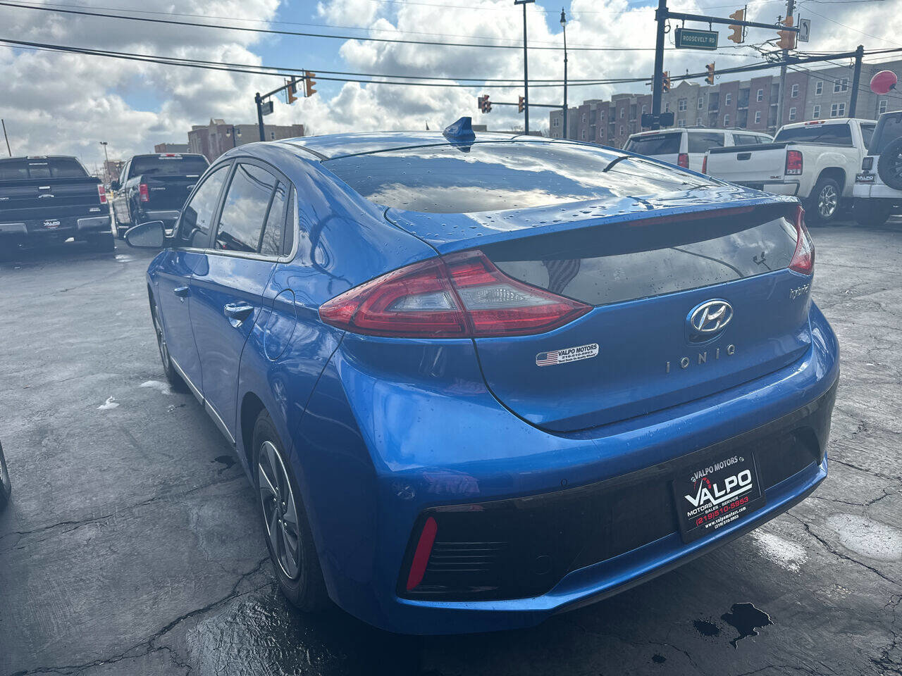 Used 2017 Hyundai Ioniq SEL FWD image 5