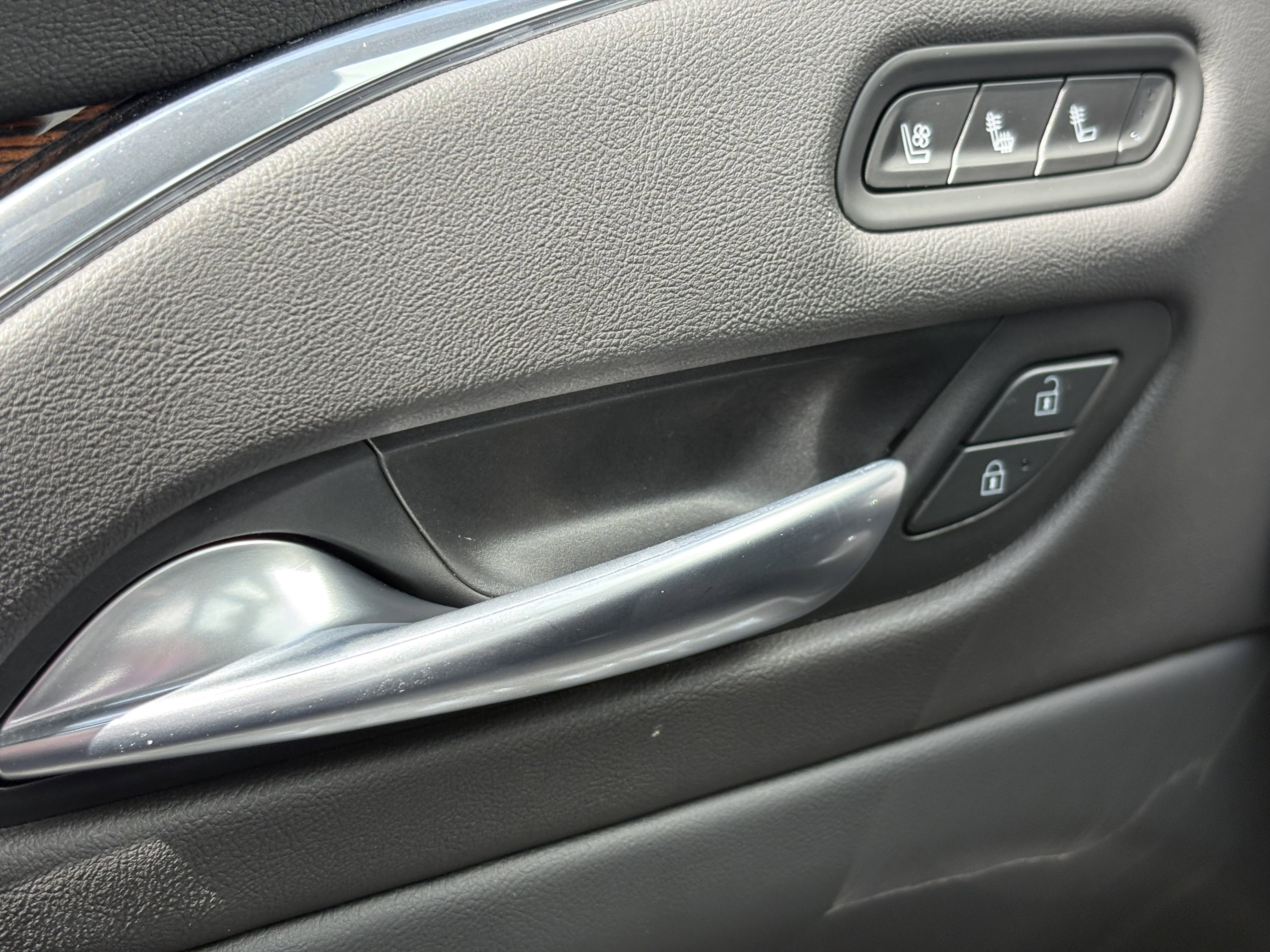 Used 2024 Cadillac Escalade ESV Premium Luxury w/ Performance Package AWD/4WD image 35