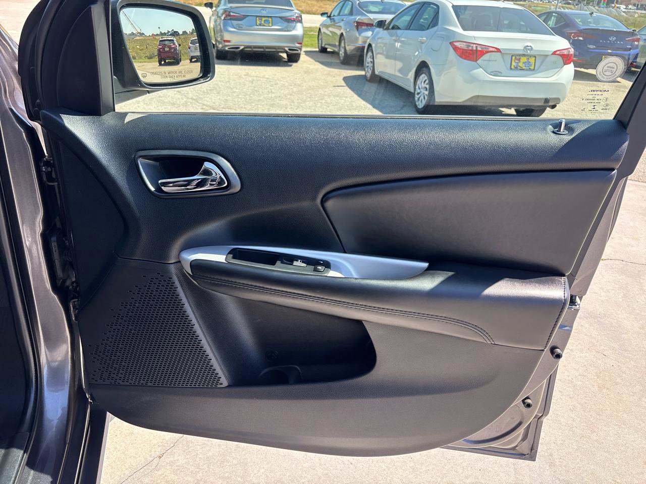Used 2019 Dodge Journey SE w/ Blacktop Package FWD image 27