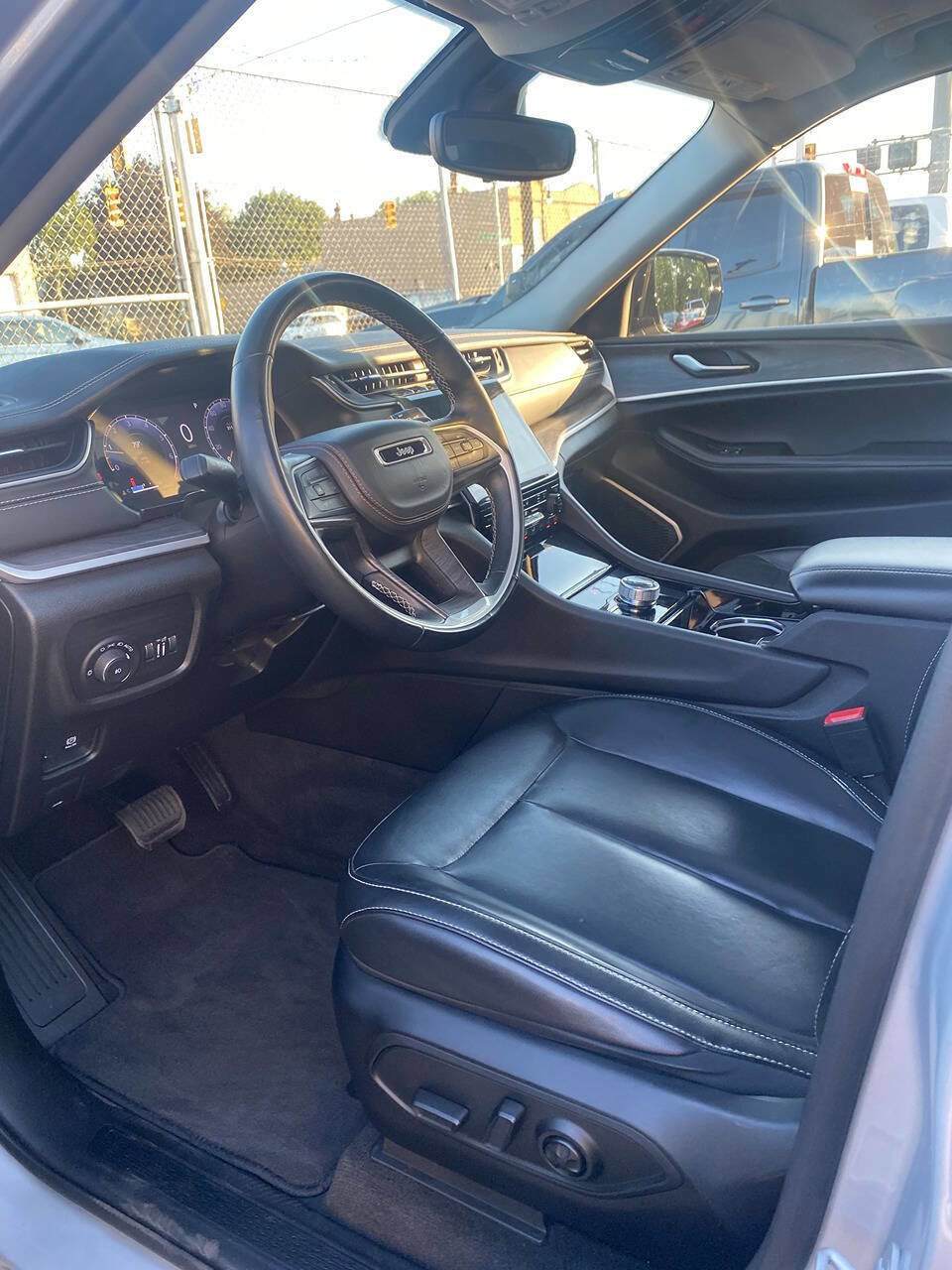 Used 2021 Jeep Grand Cherokee L Limited image 18