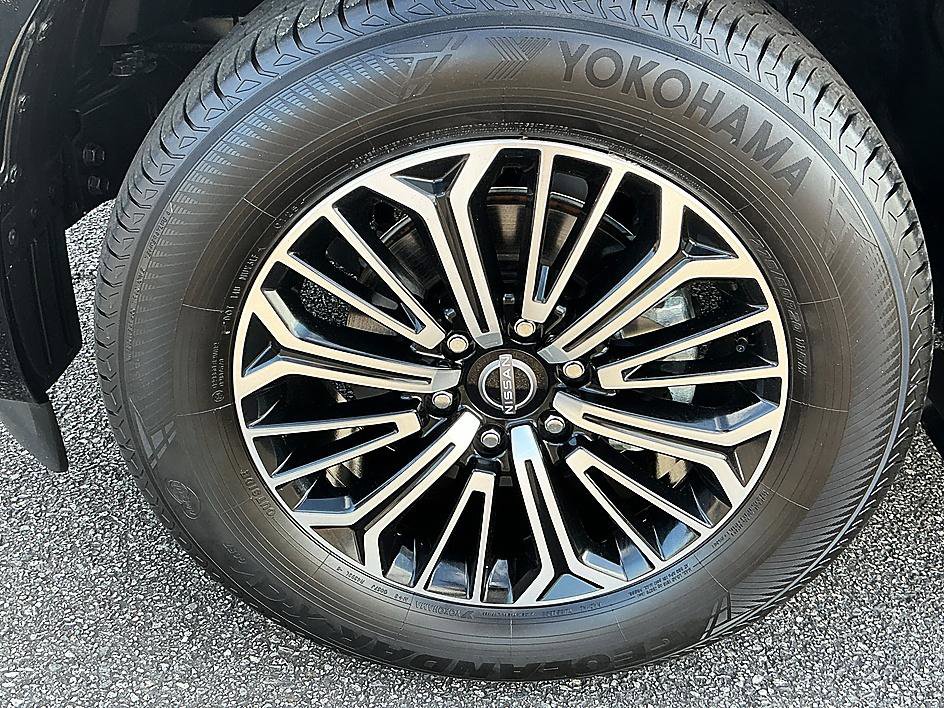 Certified 2025 Nissan Armada SL w/ Captain's Chari Seat Package image 7