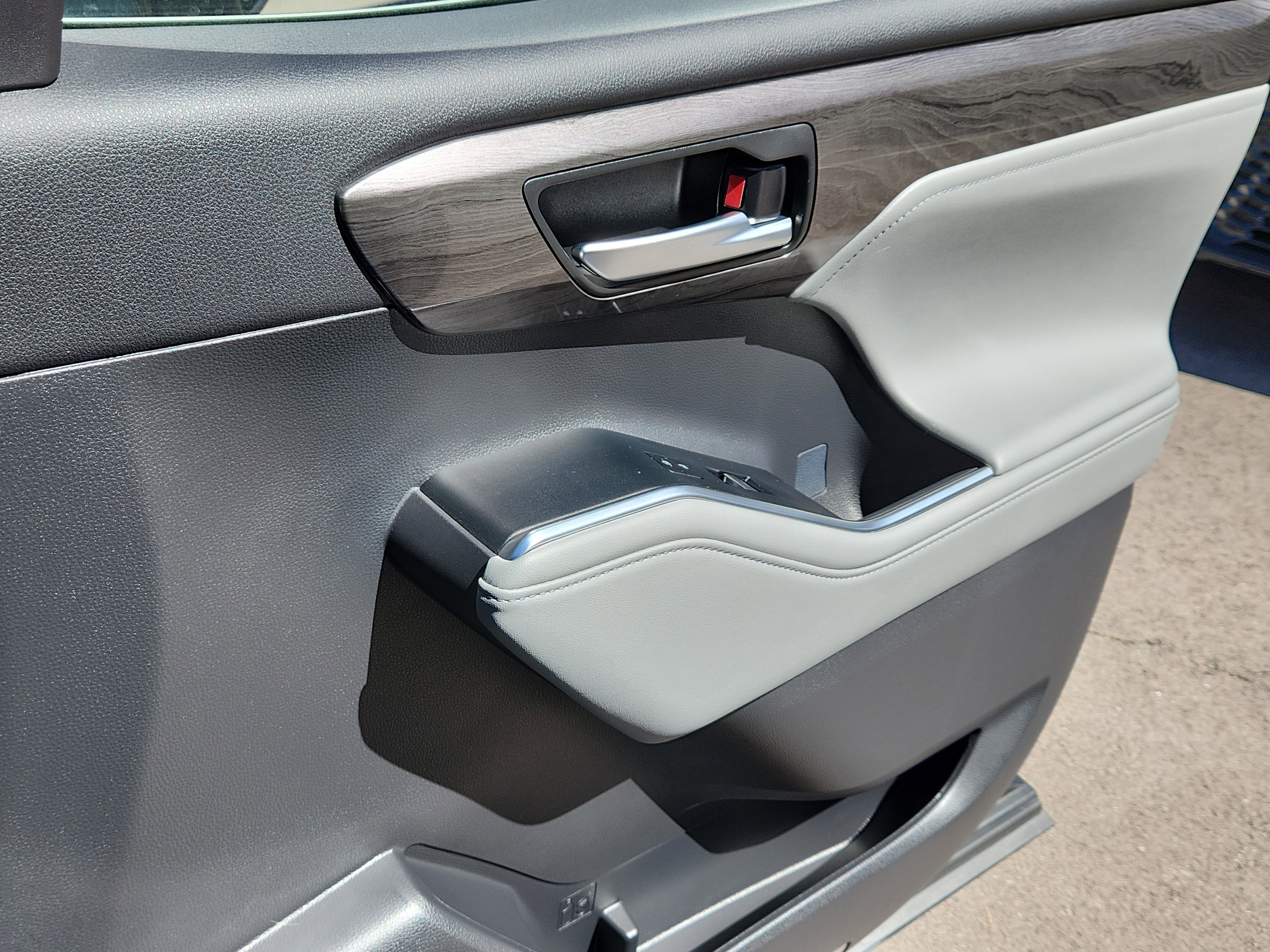 Certified 2026 Toyota Highlander Platinum image 16