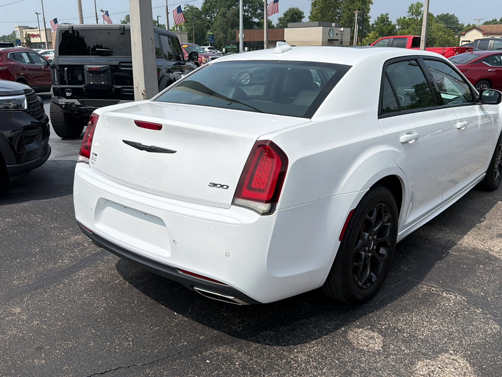 Used 2022 Chrysler 300 Touring L w/ Popular Equipment Group AWD/4WD image 7