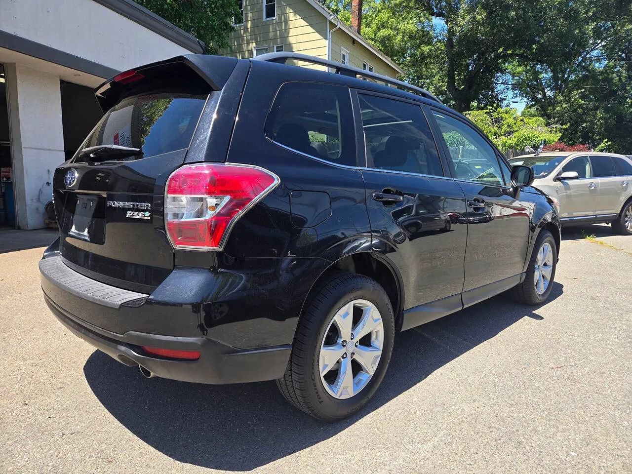 Used 2014 Subaru Forester 2.5i Limited AWD/4WD image 6