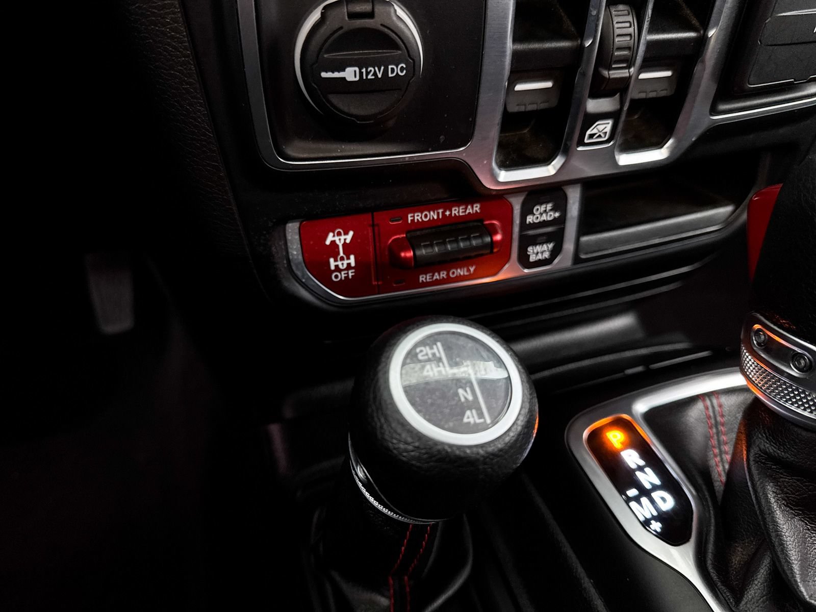 Used 2023 Jeep Gladiator Rubicon AWD/4WD image 8
