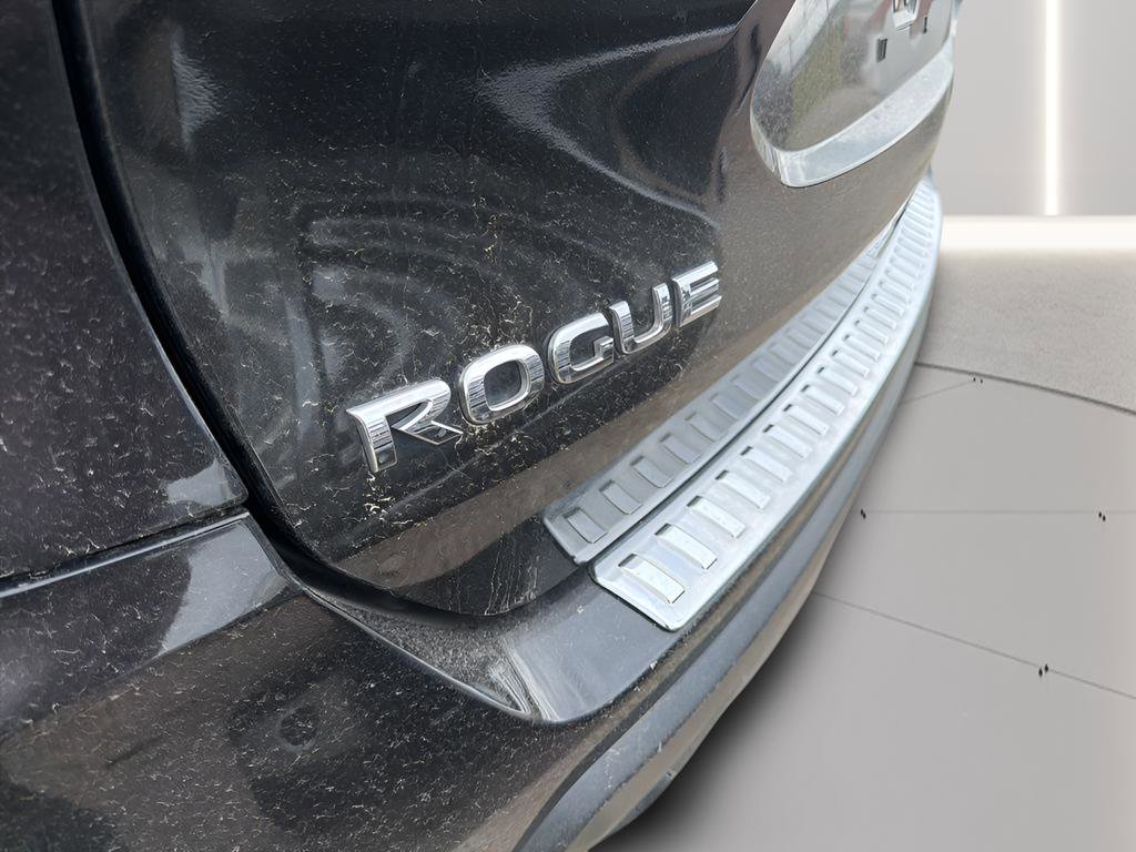 Used 2018 Nissan Rogue SV image 8