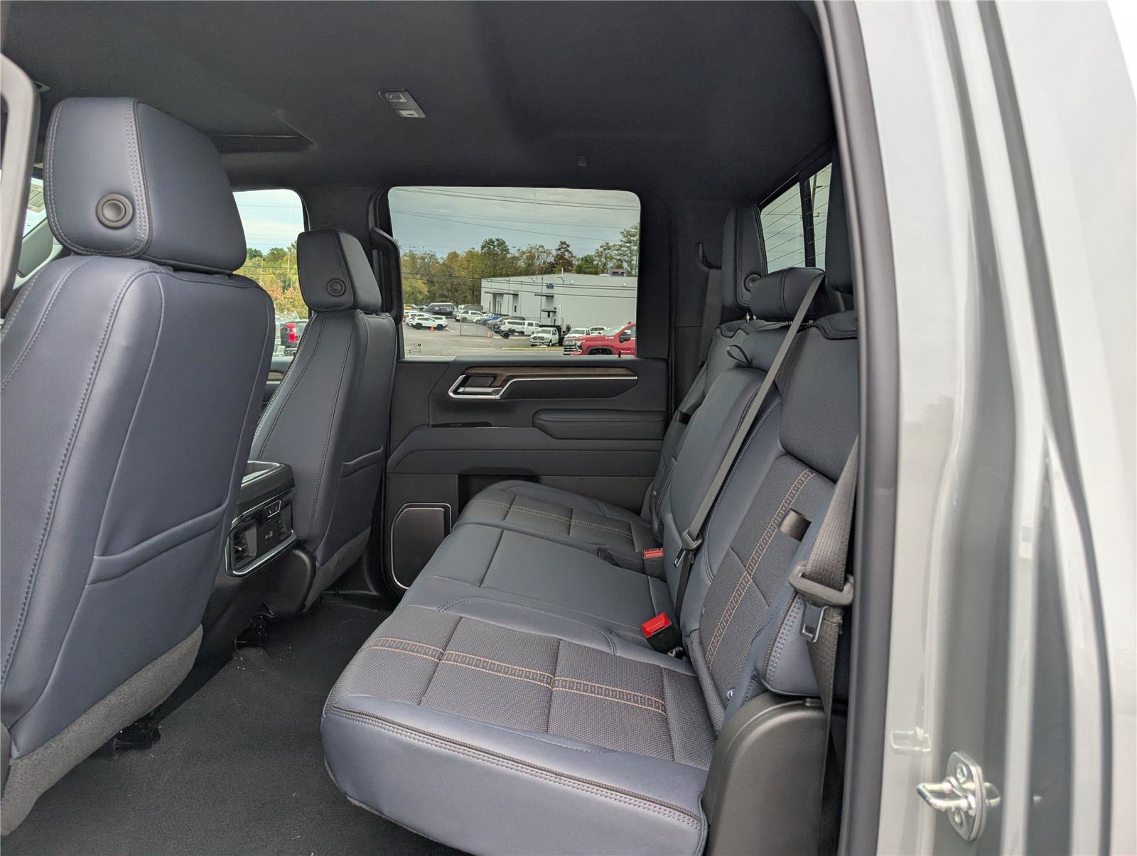 New 2026 Chevrolet Silverado 3500 High Country w/ Technology Package AWD/4WD image 9