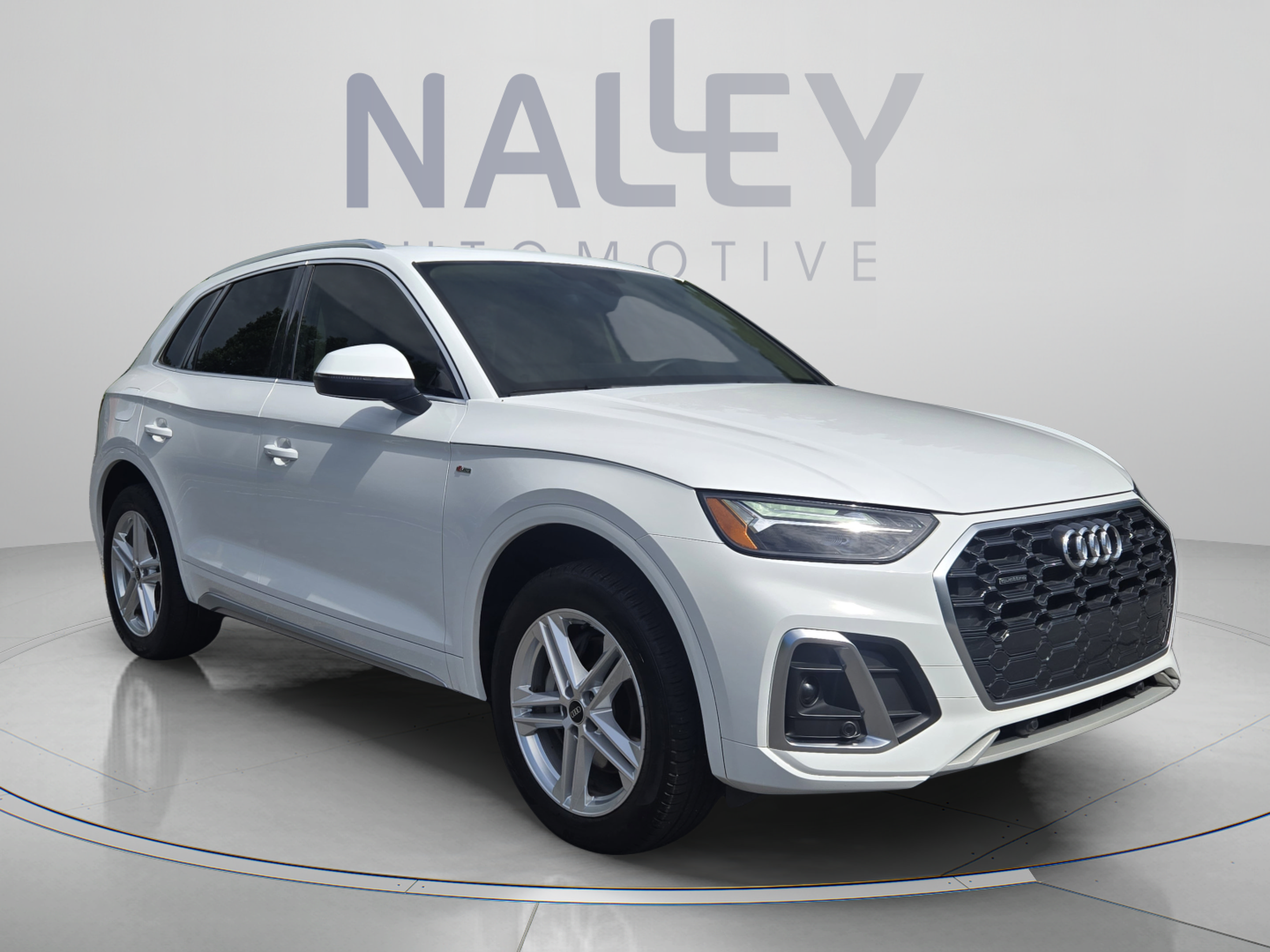 Used 2023 Audi Q5 e Premium AWD/4WD image 7