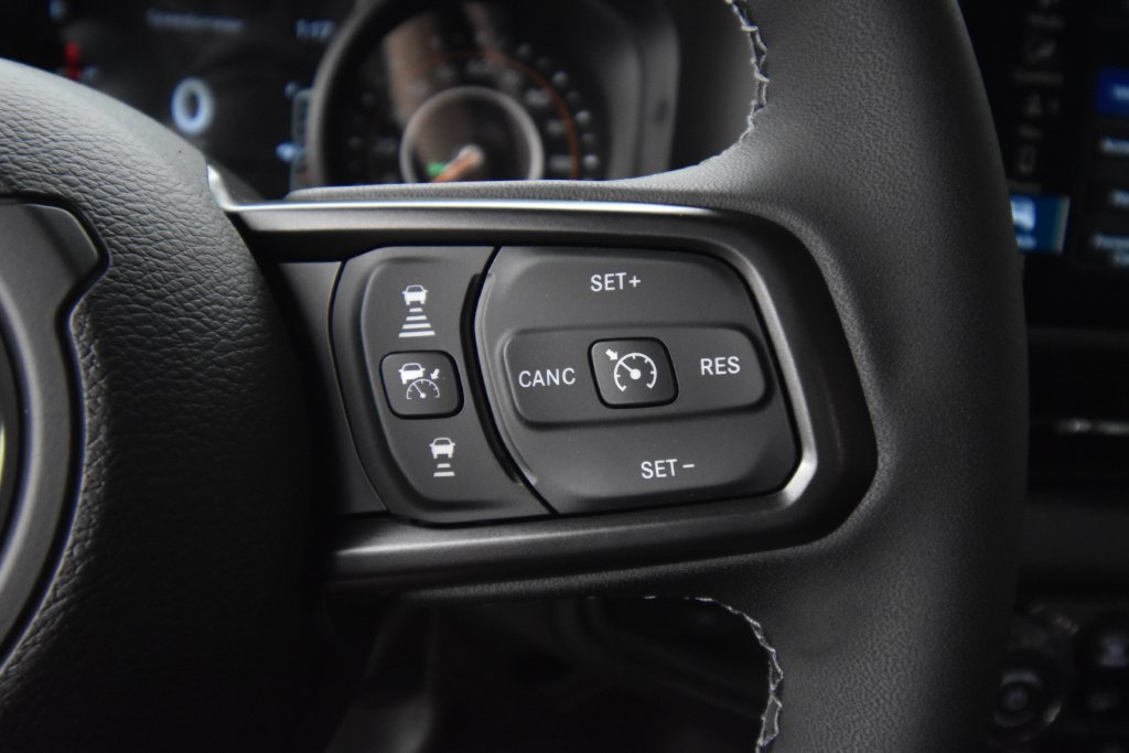 New 2026 Jeep Gladiator Rubicon w/ Technology Group AWD/4WD image 30