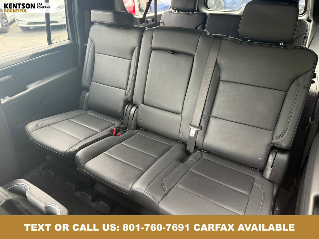 Used 2025 Chevrolet Suburban Z71 image 32
