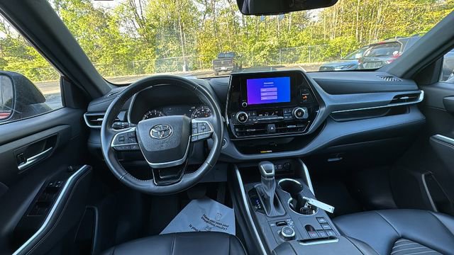 Used 2023 Toyota Highlander XSE AWD/4WD image 9