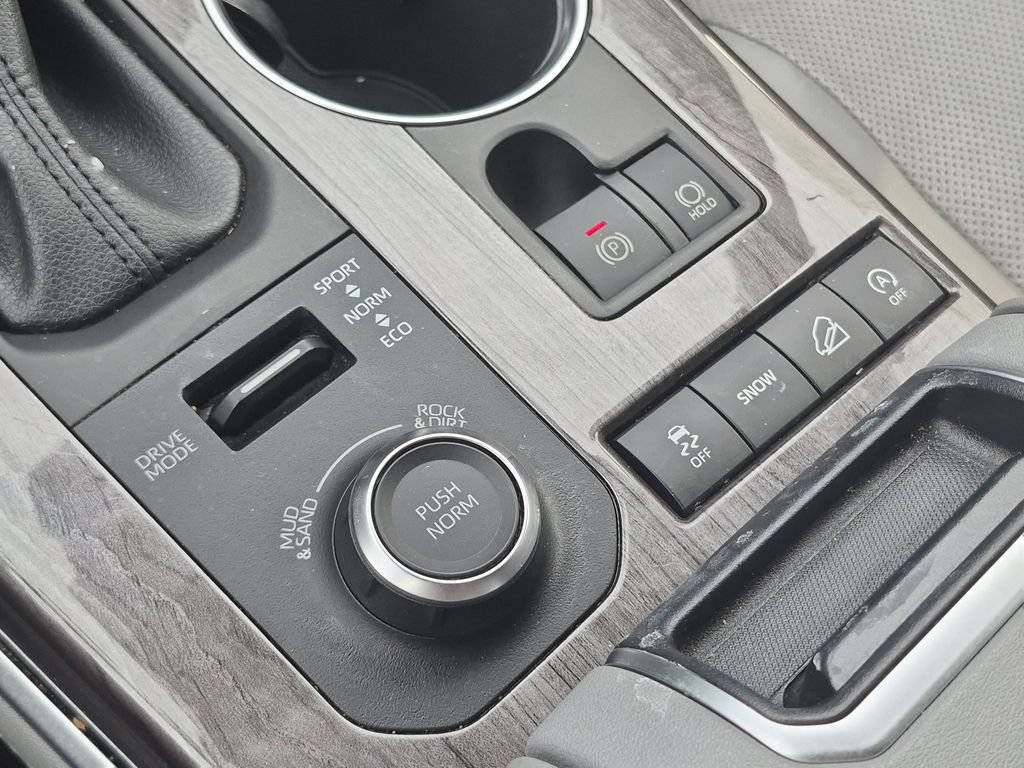 Used 2021 Toyota Highlander Platinum AWD/4WD image 35