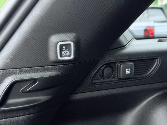 Used 2025 Jeep Grand Cherokee Limited AWD/4WD image 11