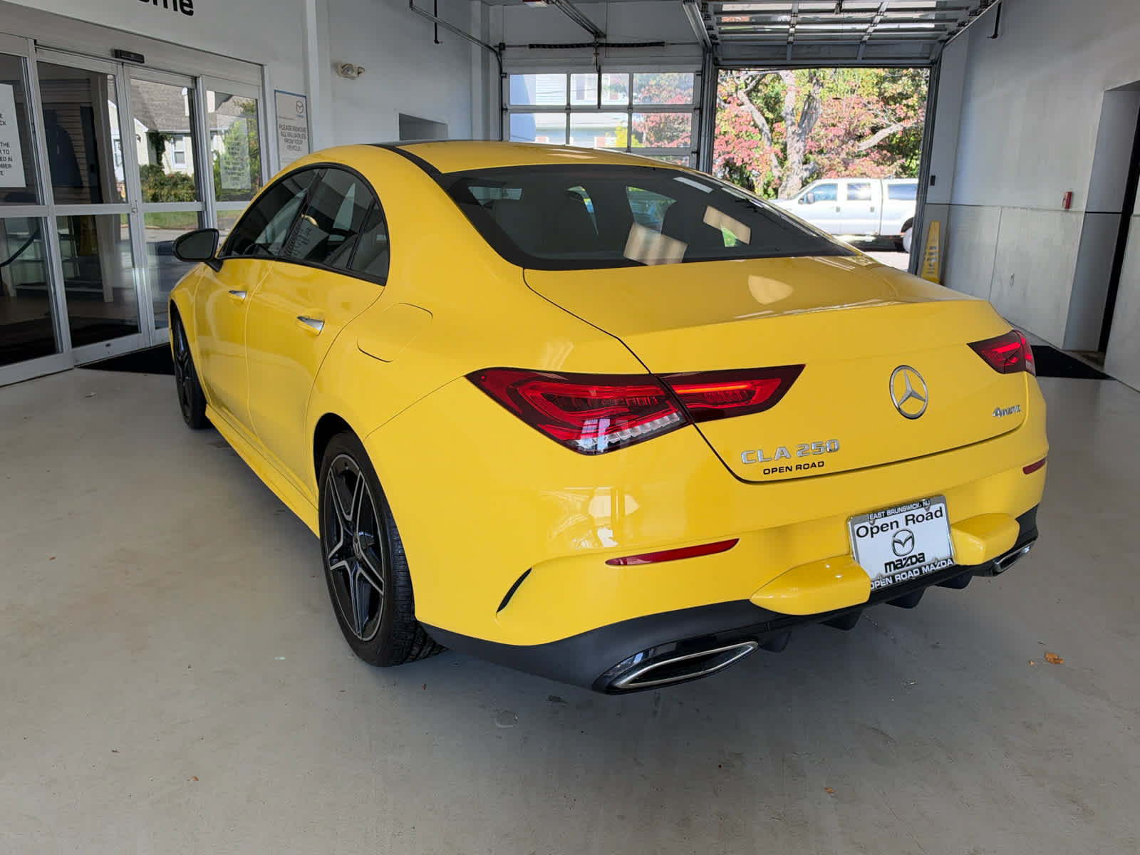Used 2023 Mercedes-Benz CLA 250 4MATIC image 3