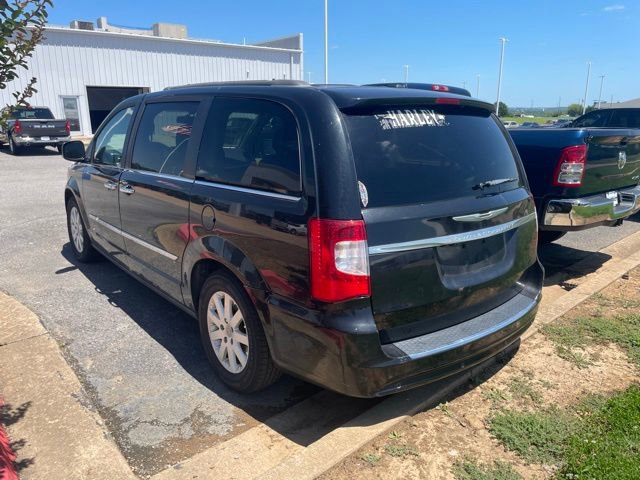 Used 2012 Chrysler Town & Country Touring-L w/ Entertainment Group #2 FWD image 4