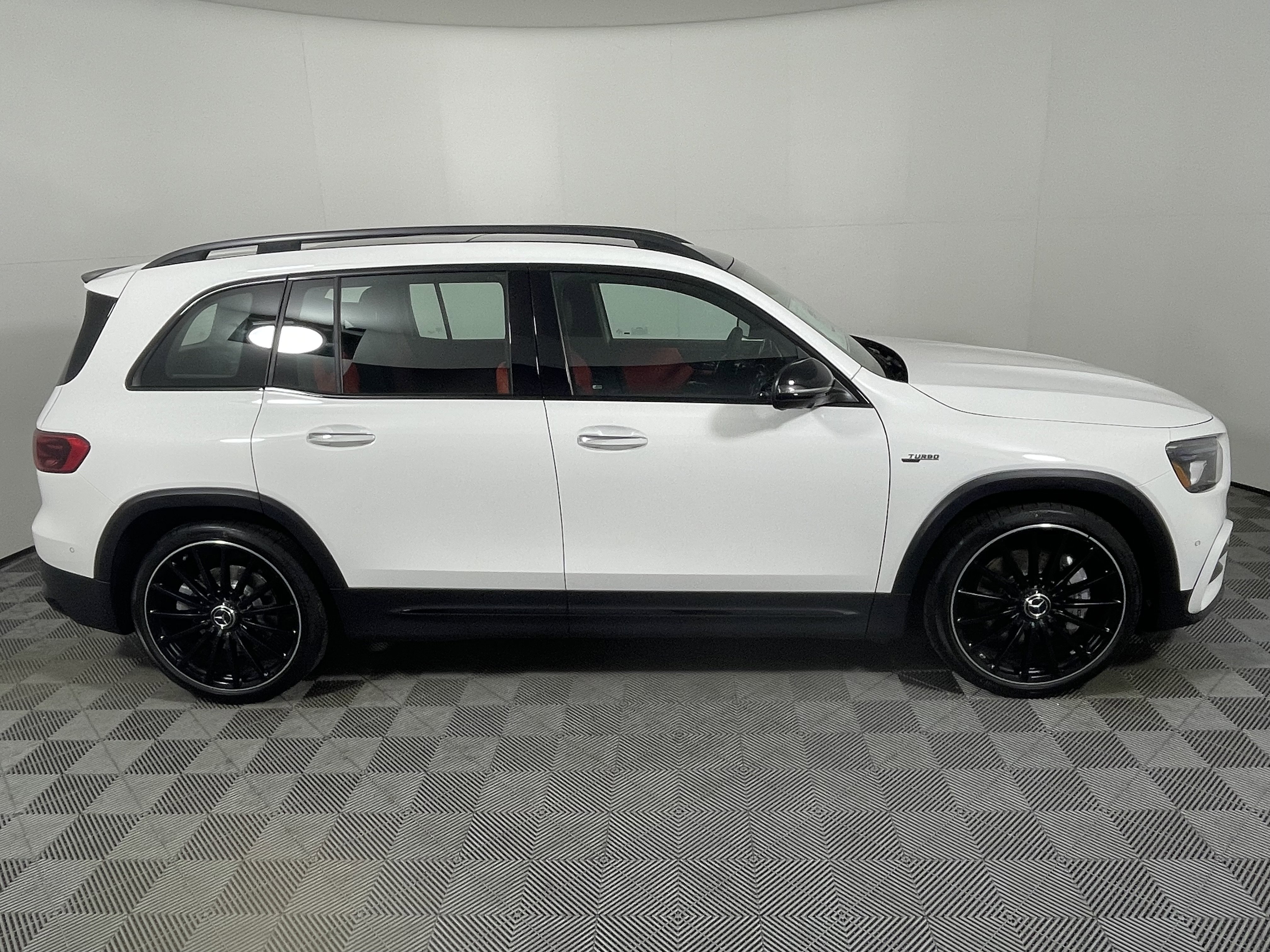 New 2026 Mercedes-Benz GLB 35 AMG 4MATIC image 6