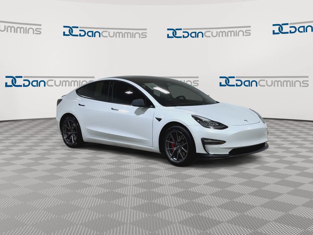 Used 2021 Tesla Model 3 Standard Range Plus RWD image 3