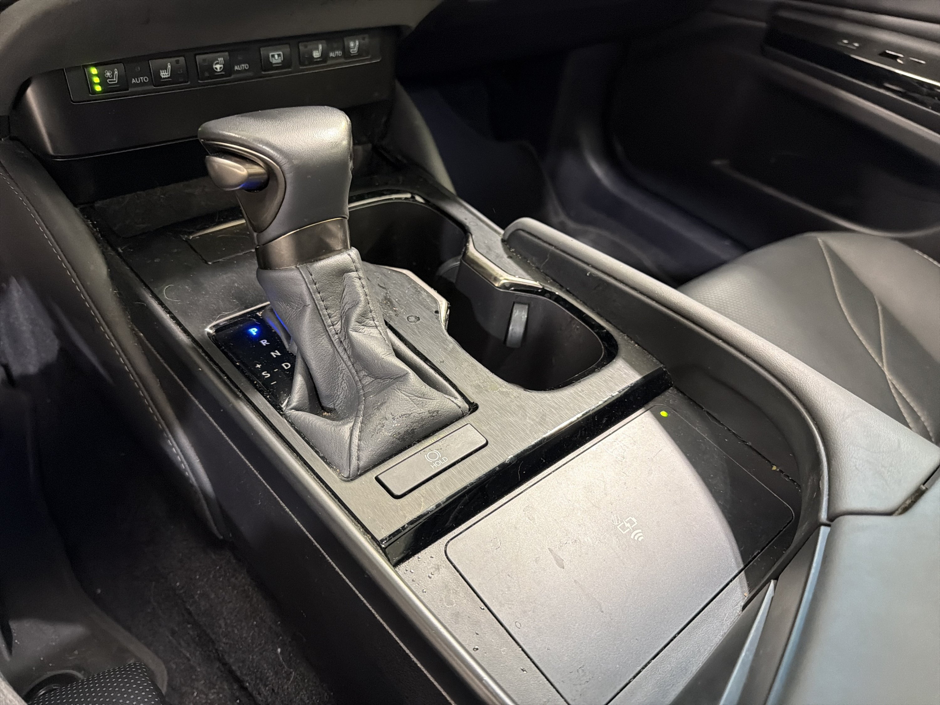 Used 2025 Lexus ES 350 Ultra Luxury w/ Accessory Package (Z2) FWD image 18
