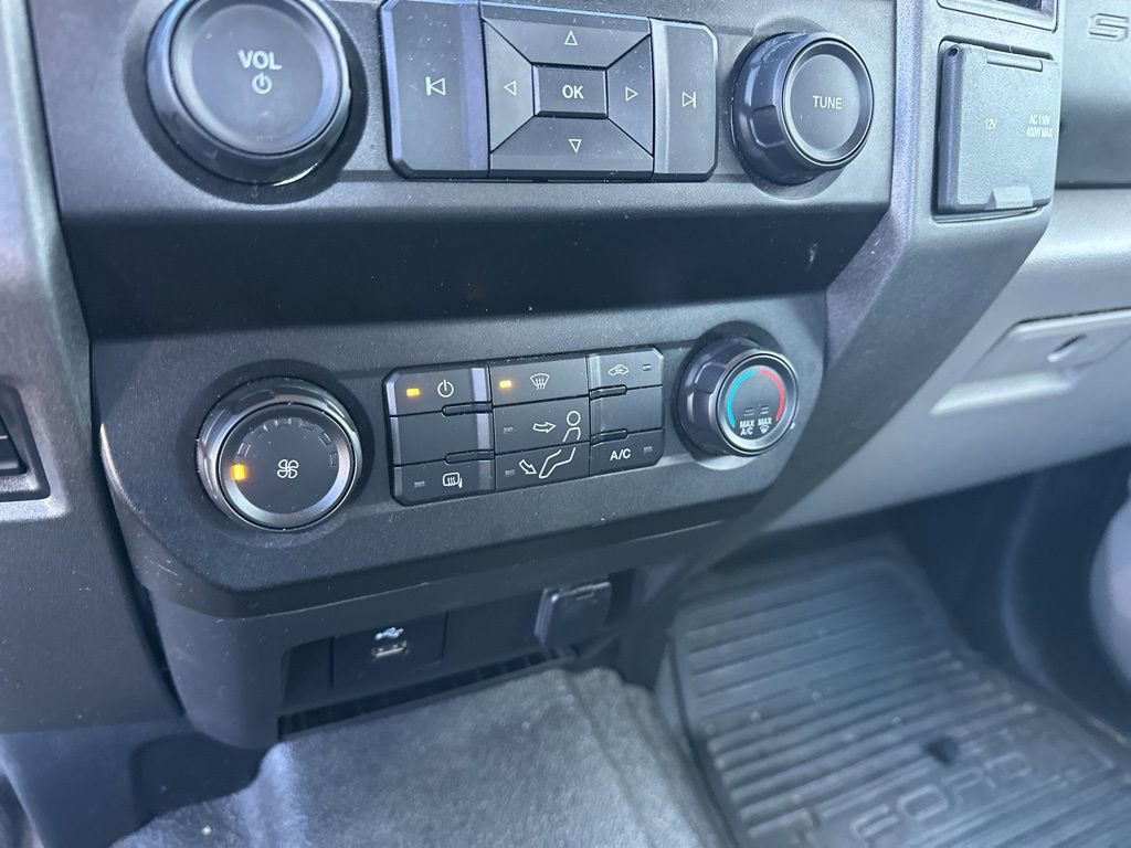 Used 2020 Ford F250 XL w/ Power Equipment Group image 17