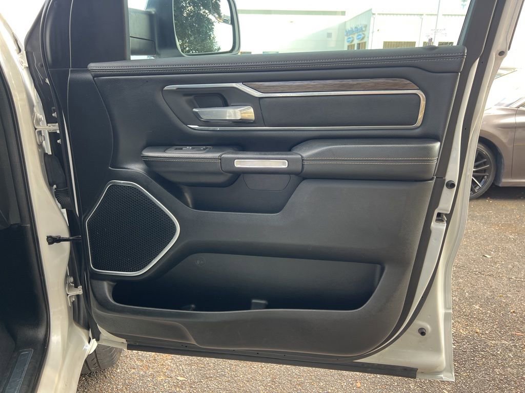 Used 2019 RAM 1500 Laramie image 11