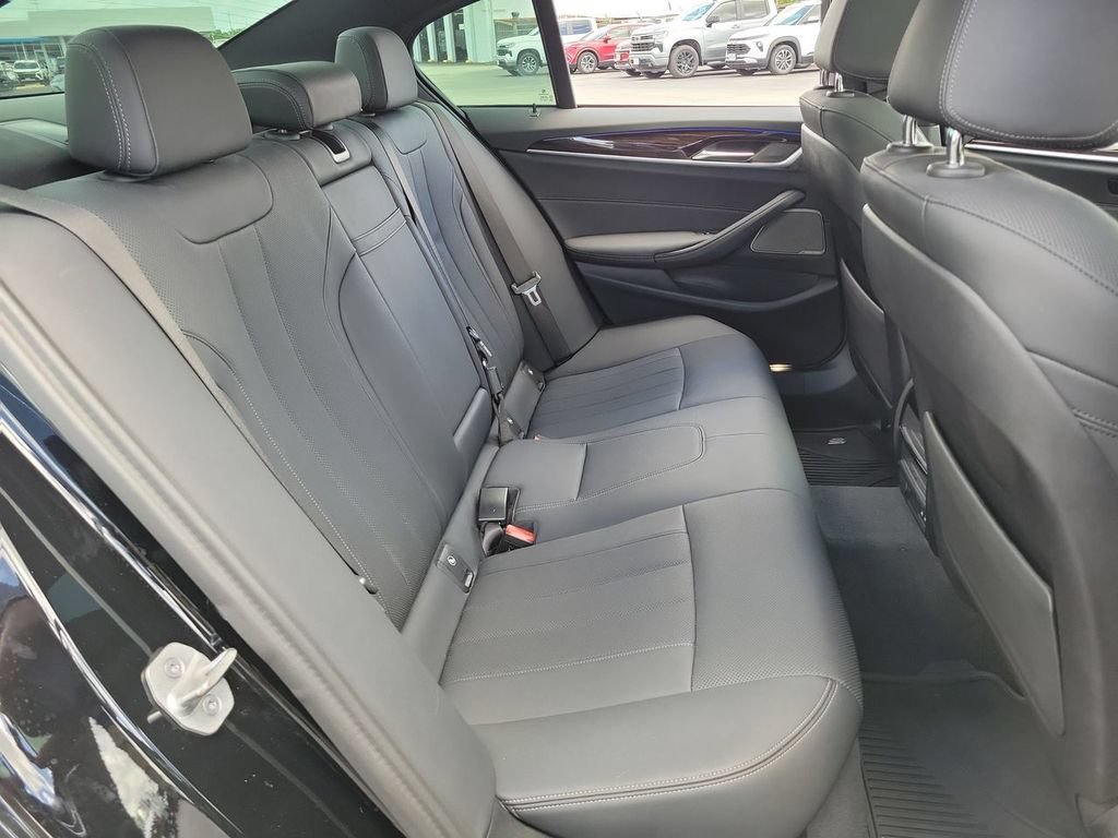 Used 2023 BMW 530i w/ Premium Package RWD image 27
