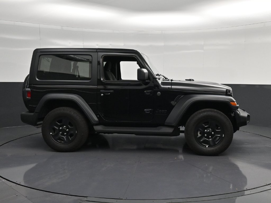 Used 2026 Jeep Wrangler Sport AWD/4WD image 4