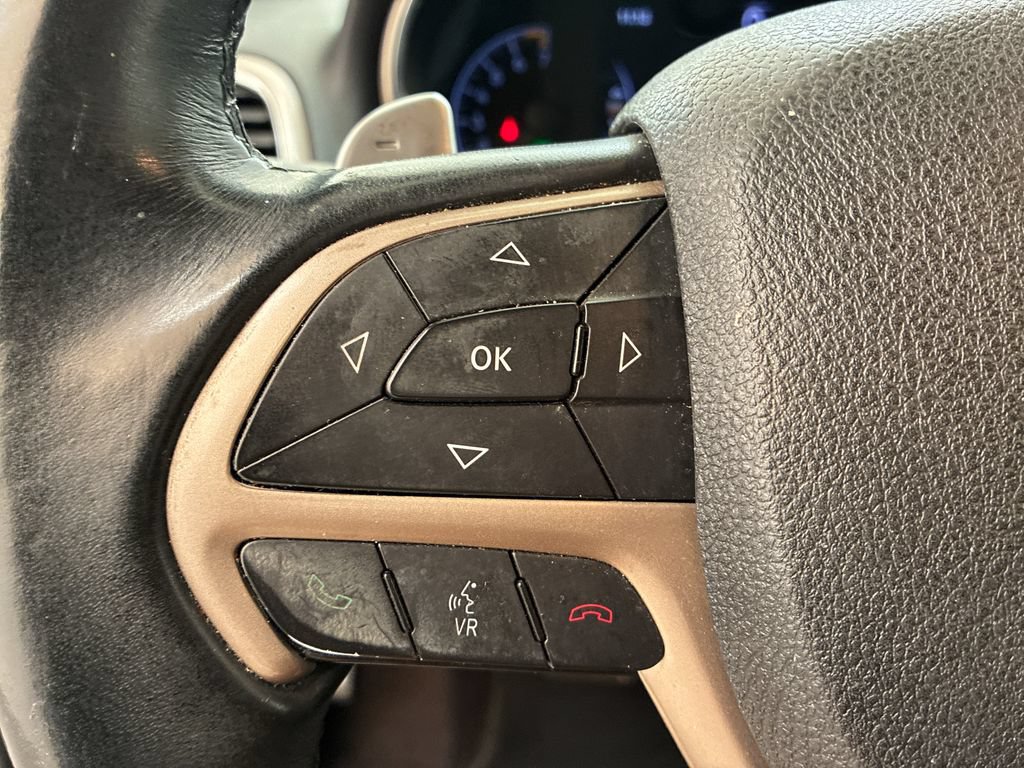 Used 2017 Jeep Grand Cherokee Laredo w/ Quick Order Package 23E AWD/4WD image 19