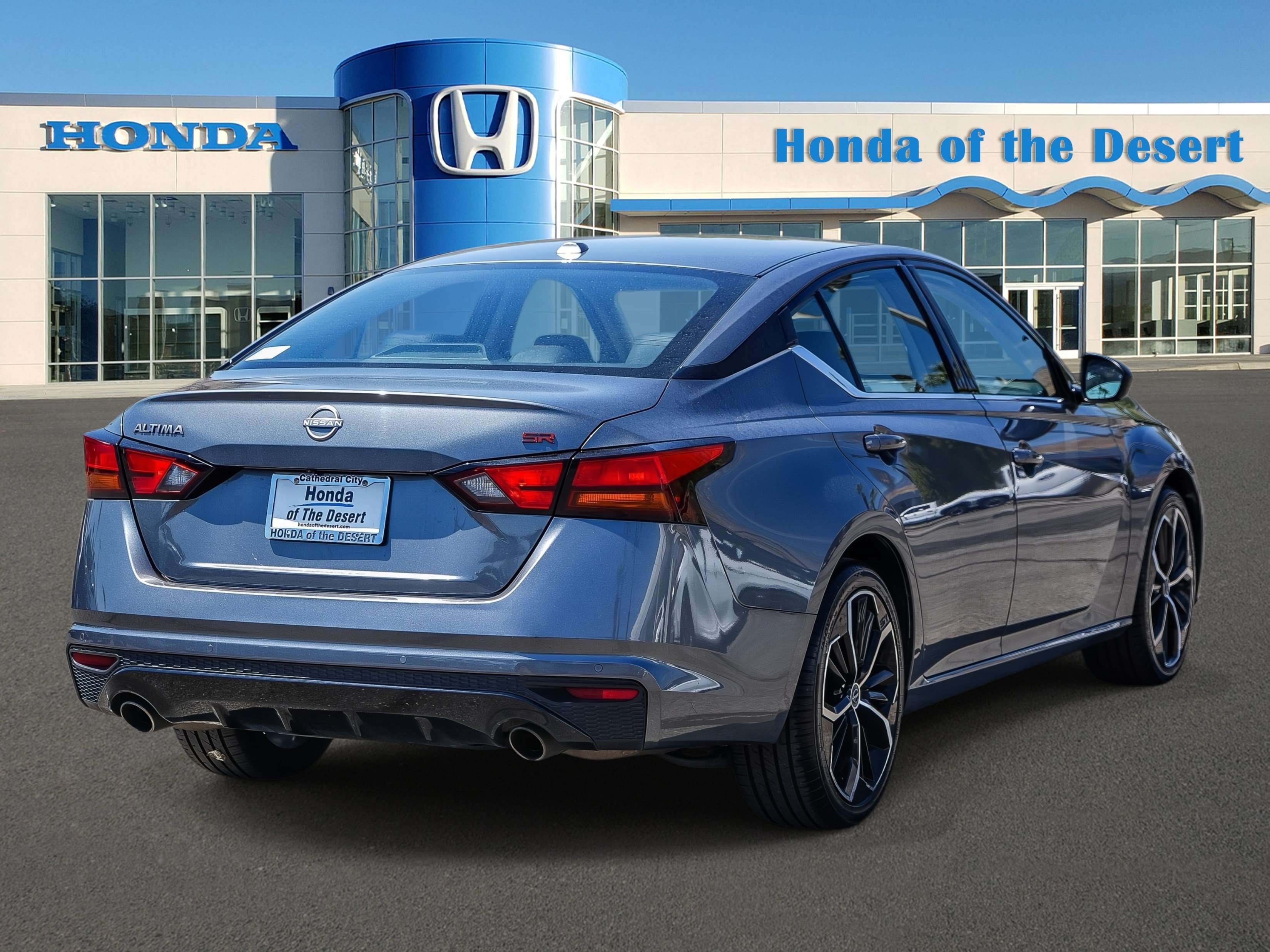 Used 2024 Nissan Altima 2.5 SR FWD image 5