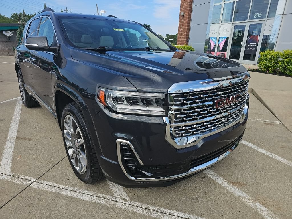 Used 2023 GMC Acadia Denali w/ Denali Ultimate Package AWD/4WD image 4