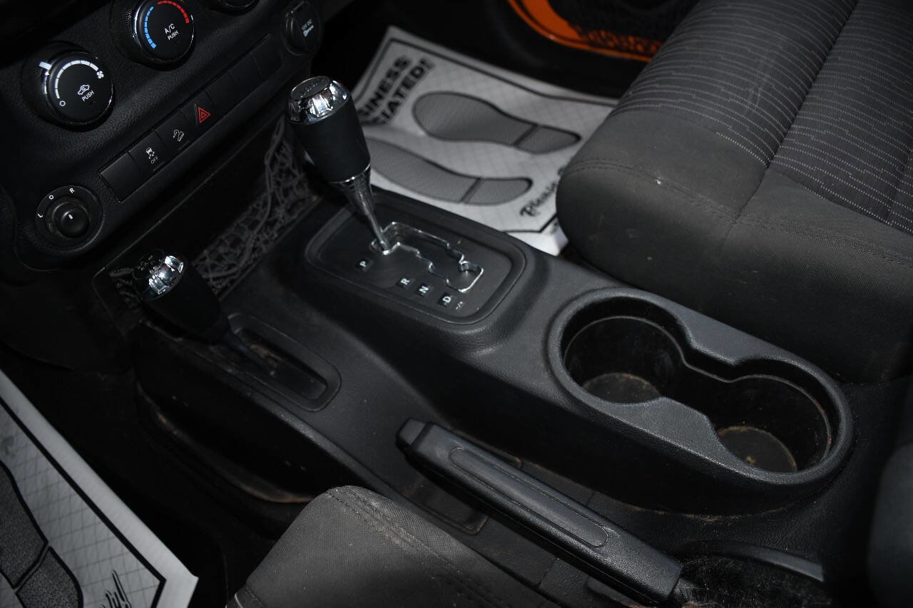 Used 2012 Jeep Wrangler Unlimited Sport image 32