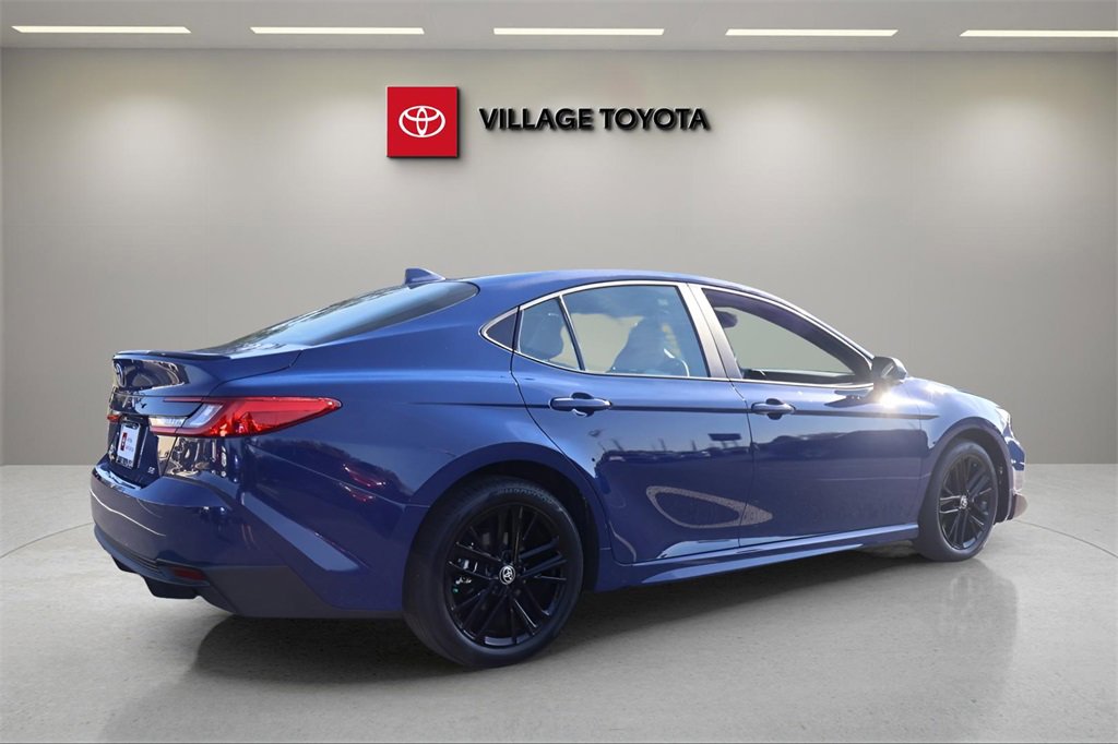 Certified 2025 Toyota Camry SE image 5