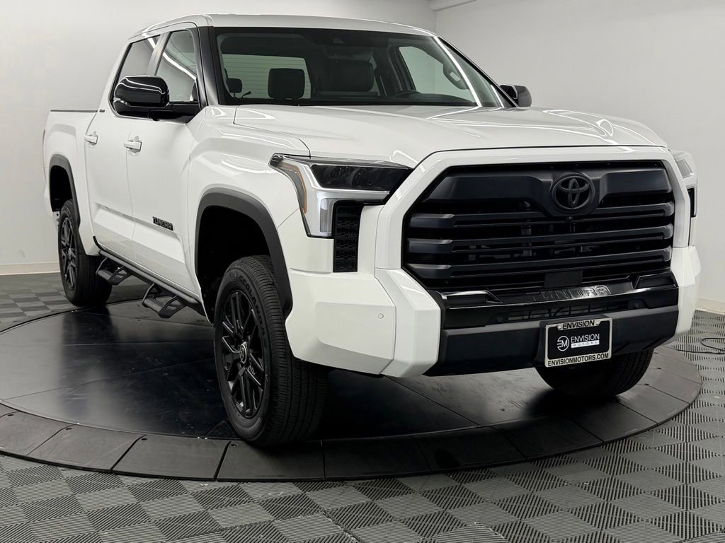 Used 2024 Toyota Tundra Limited AWD/4WD image 8