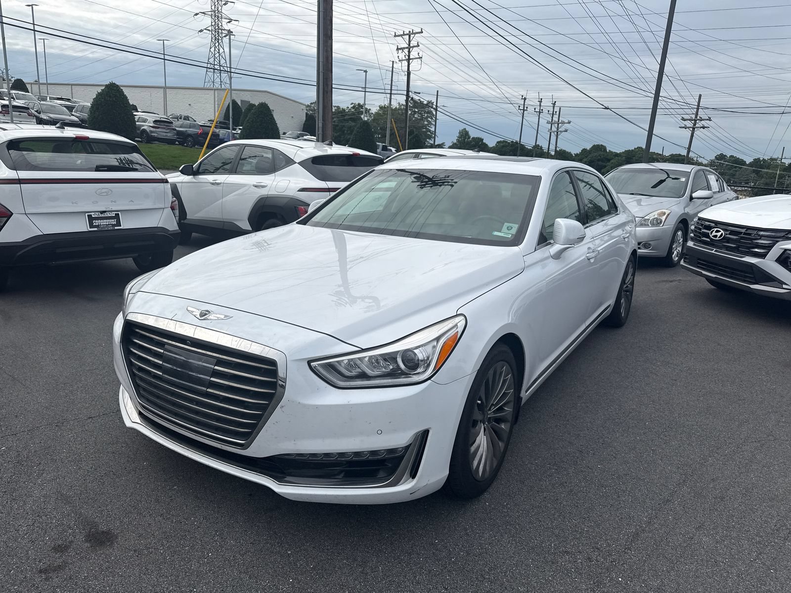 Used 2017 Genesis G90 5.0 Ultimate RWD image 2
