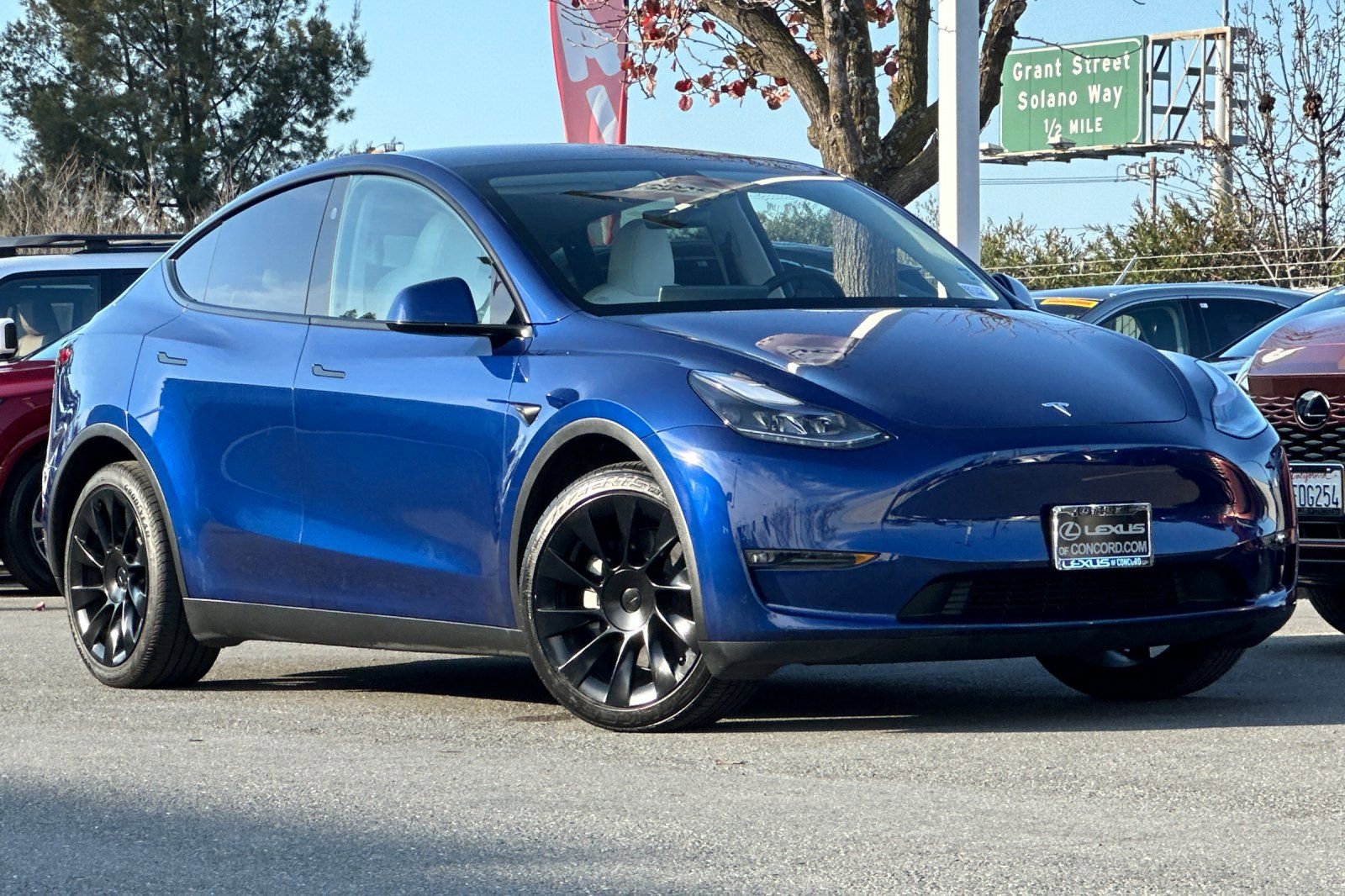 Used 2025 Tesla Model Y Long Range image 2