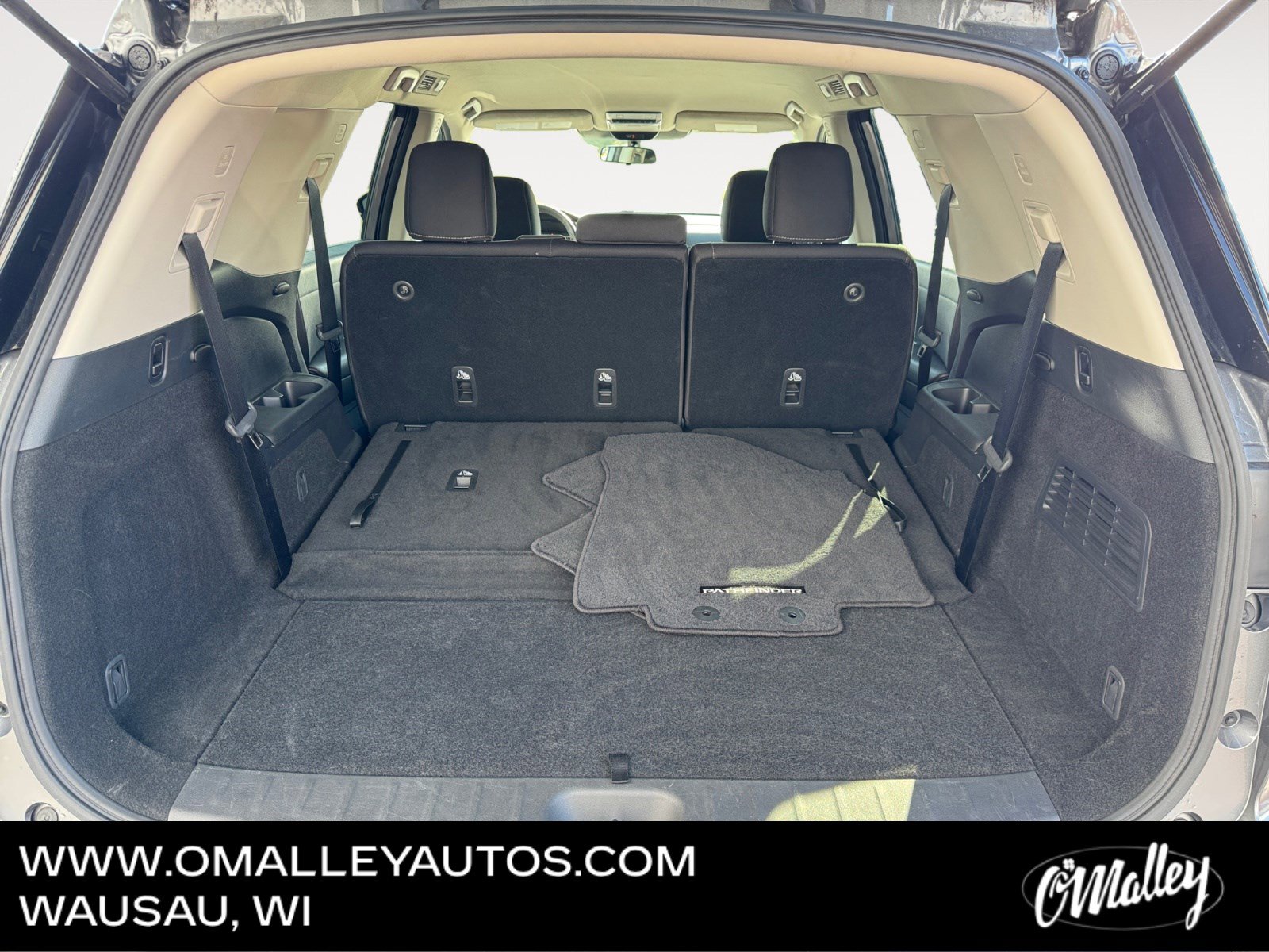 Used 2024 Nissan Pathfinder SV image 12