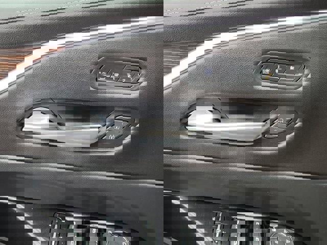 Used 2023 Cadillac Escalade Premium Luxury image 30