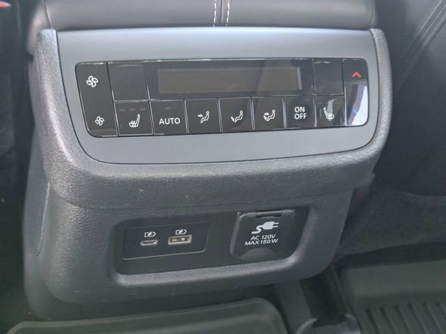 Used 2024 Nissan Pathfinder Platinum FWD image 21
