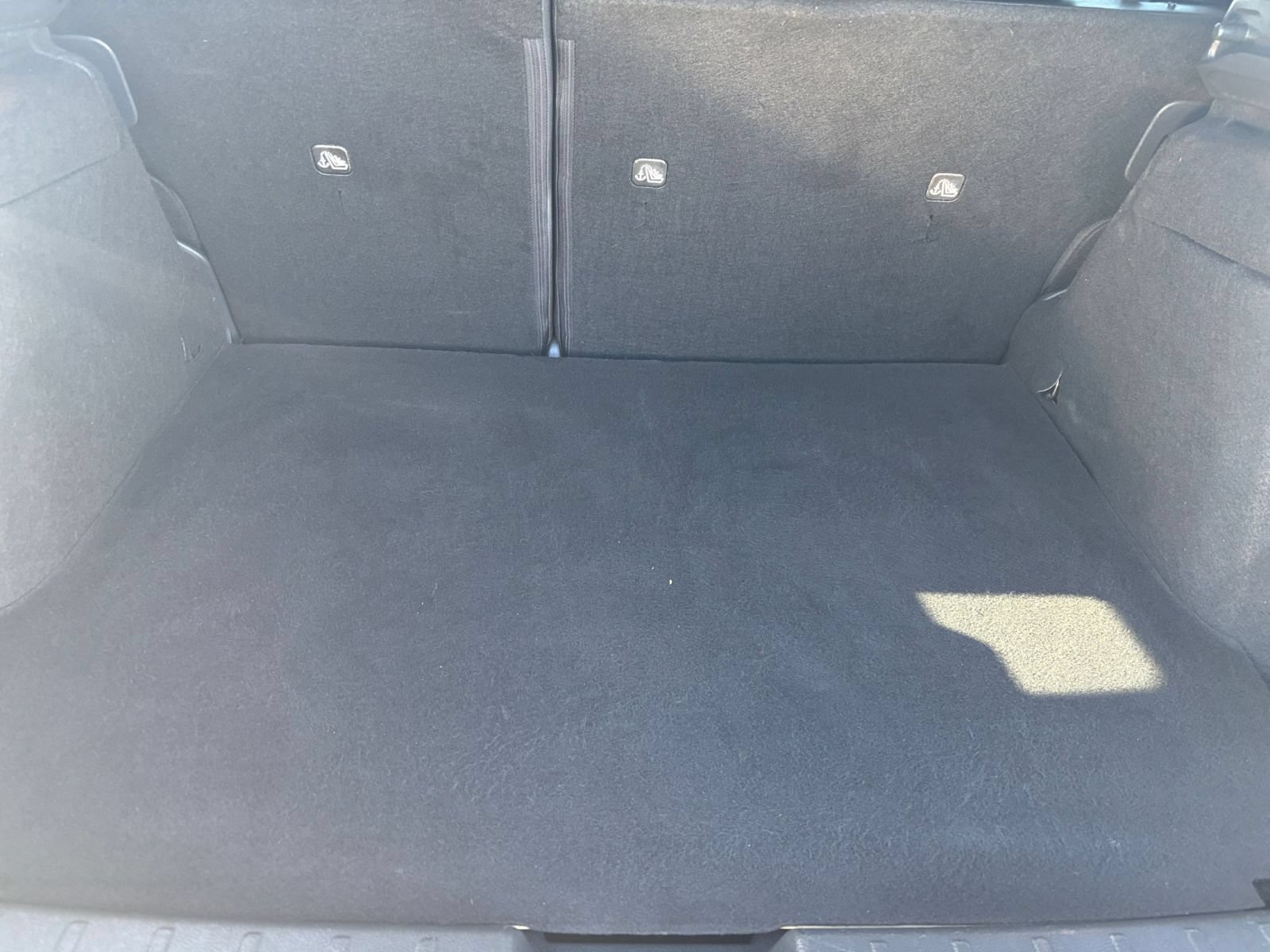 Used 2026 Nissan Kicks SR AWD/4WD image 31