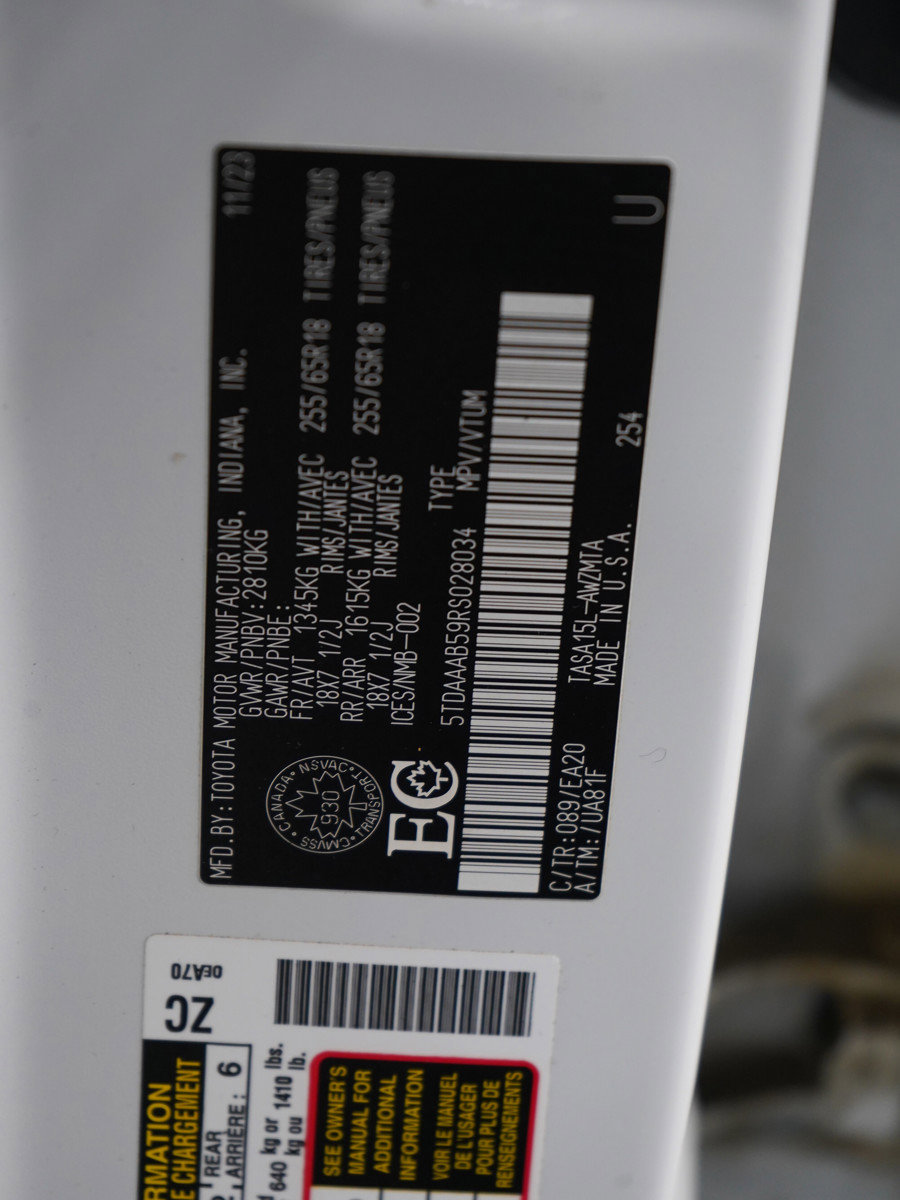 Used 2024 Toyota Grand Highlander XLE image 33