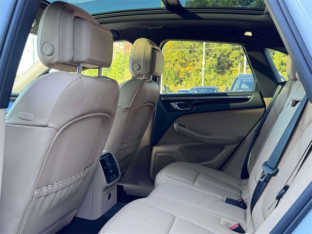 New 2026 Porsche Macan AWD/4WD image 32