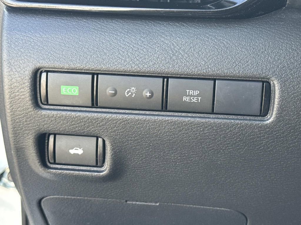 Certified 2024 Nissan Sentra SR FWD image 30
