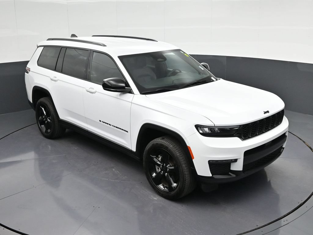 Used 2025 Jeep Grand Cherokee L Limited w/ Black Appearance Package RWD image 22