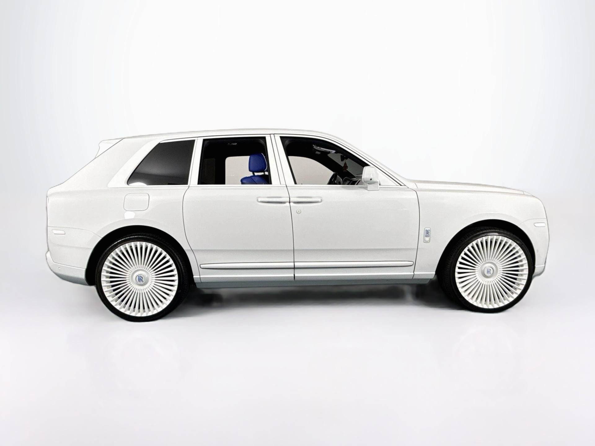 Used 2023 Rolls-Royce Cullinan Black Badge w/ Driver's Package AWD/4WD image 36