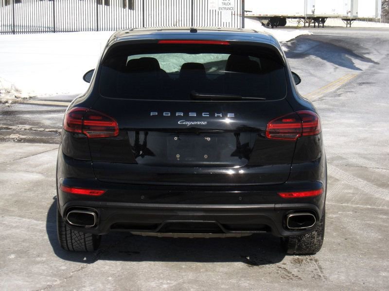 Used 2017 Porsche Cayenne Platinum Edition image 14